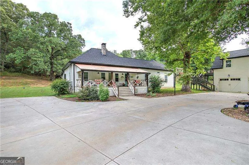182 Henry Mack Hill RD Rydal, GA 30171