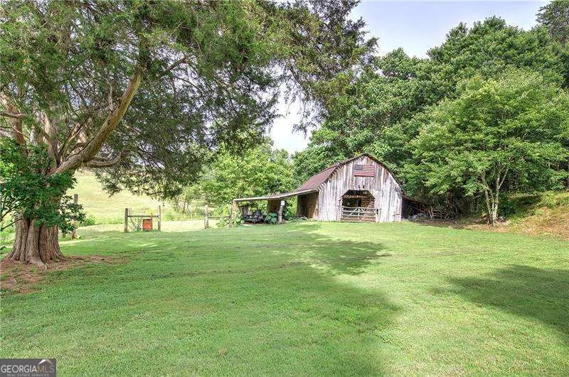 182 Henry Mack Hill RD Rydal, GA 30171