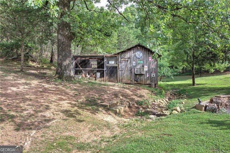 182 Henry Mack Hill RD Rydal, GA 30171