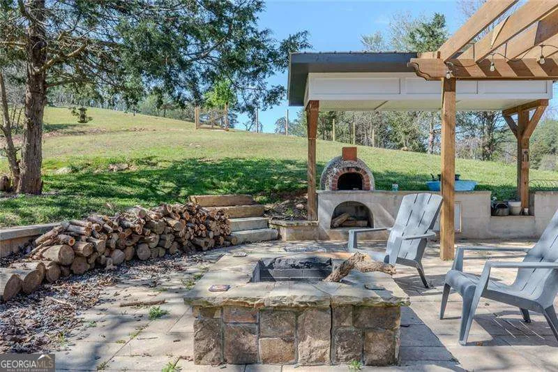 182 Henry Mack Hill RD Rydal, GA 30171