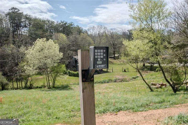 182 Henry Mack Hill RD Rydal, GA 30171