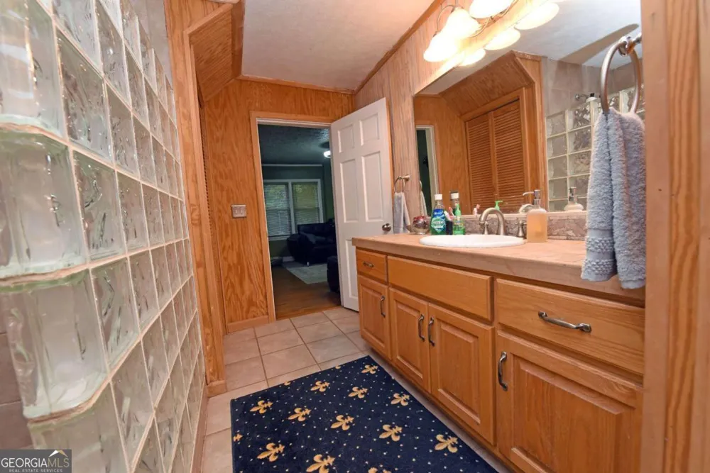 742 Hillcrest DR McCaysville, GA 30555