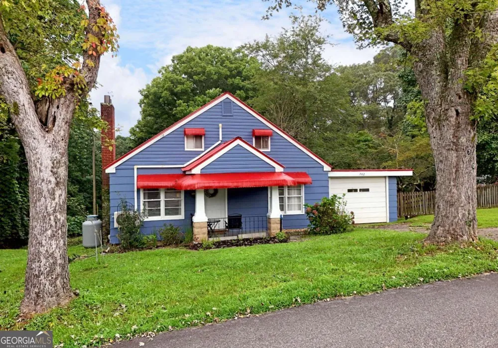 742 Hillcrest DR McCaysville, GA 30555