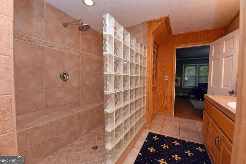 742 Hillcrest DR McCaysville, GA 30555