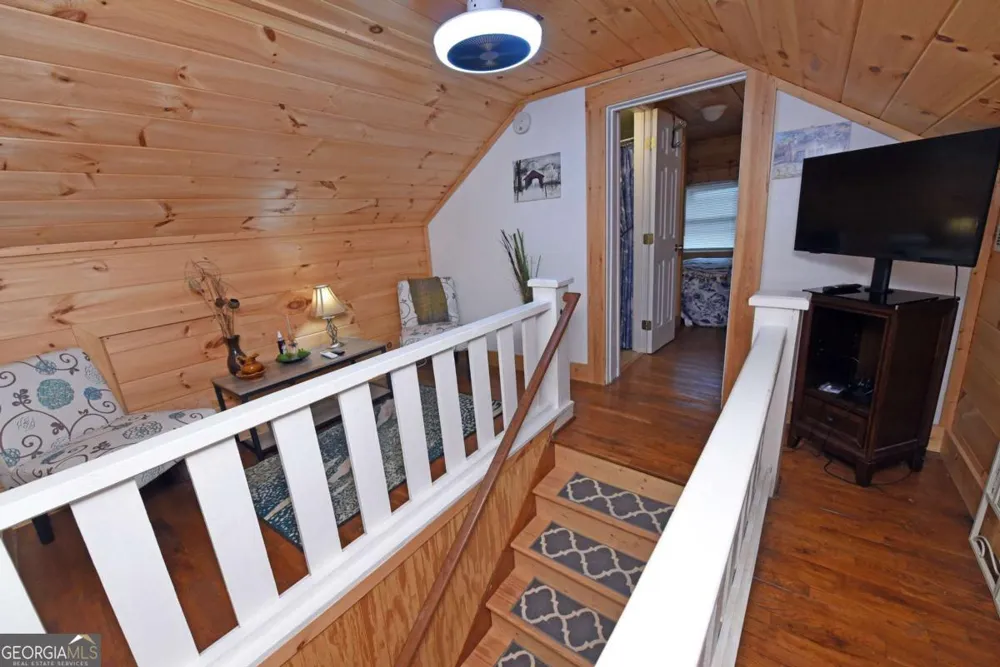 742 Hillcrest DR McCaysville, GA 30555