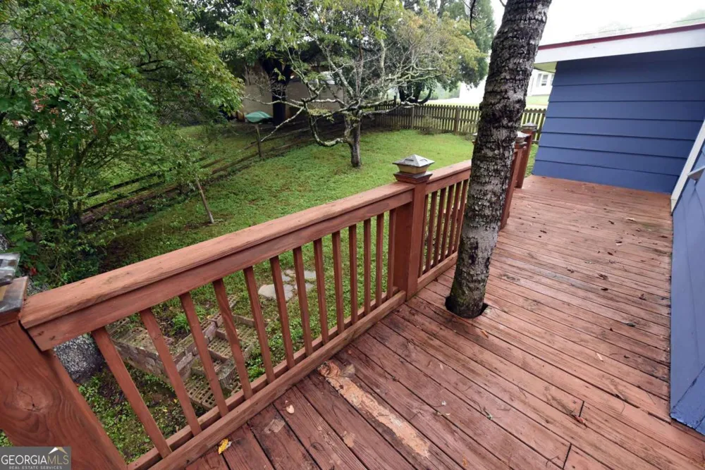 742 Hillcrest DR McCaysville, GA 30555