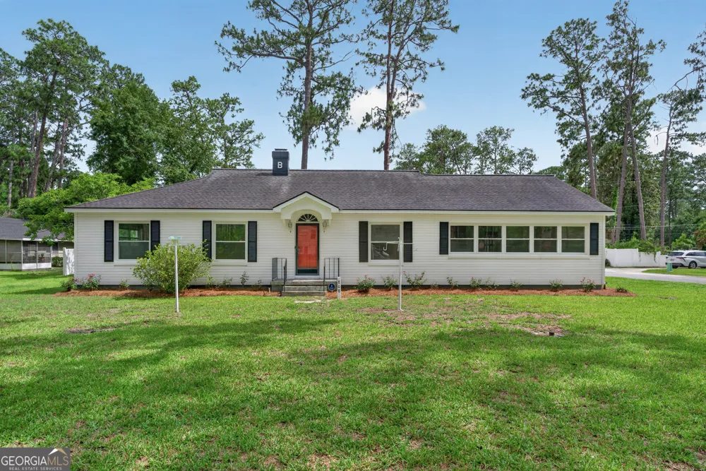 808 Seminole TRL Waycross, GA 31501