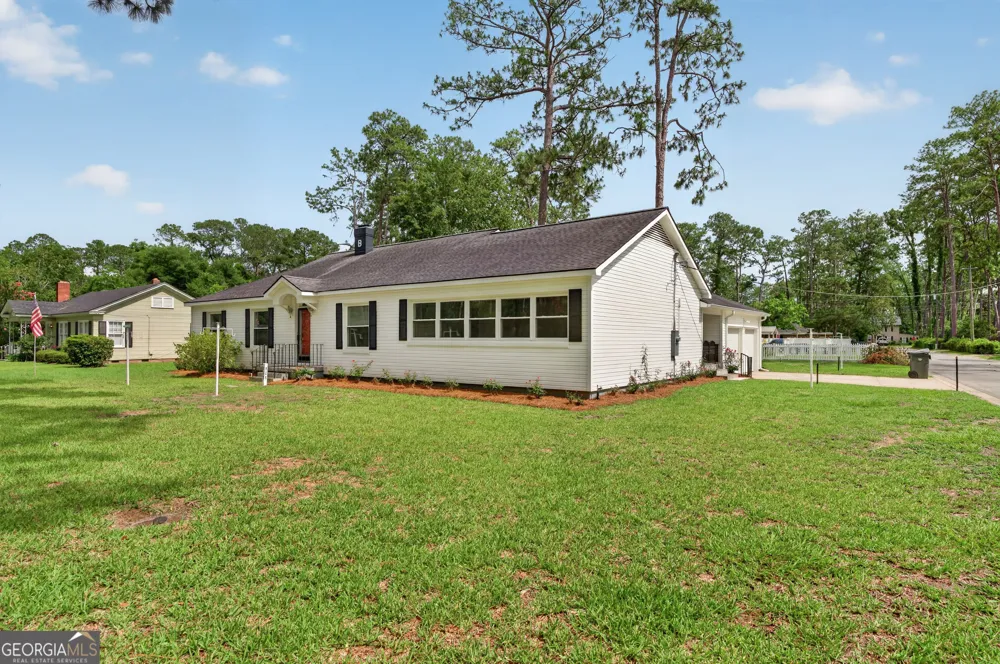 808 Seminole TRL Waycross, GA 31501