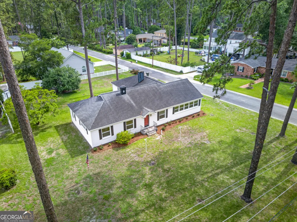 808 Seminole TRL Waycross, GA 31501