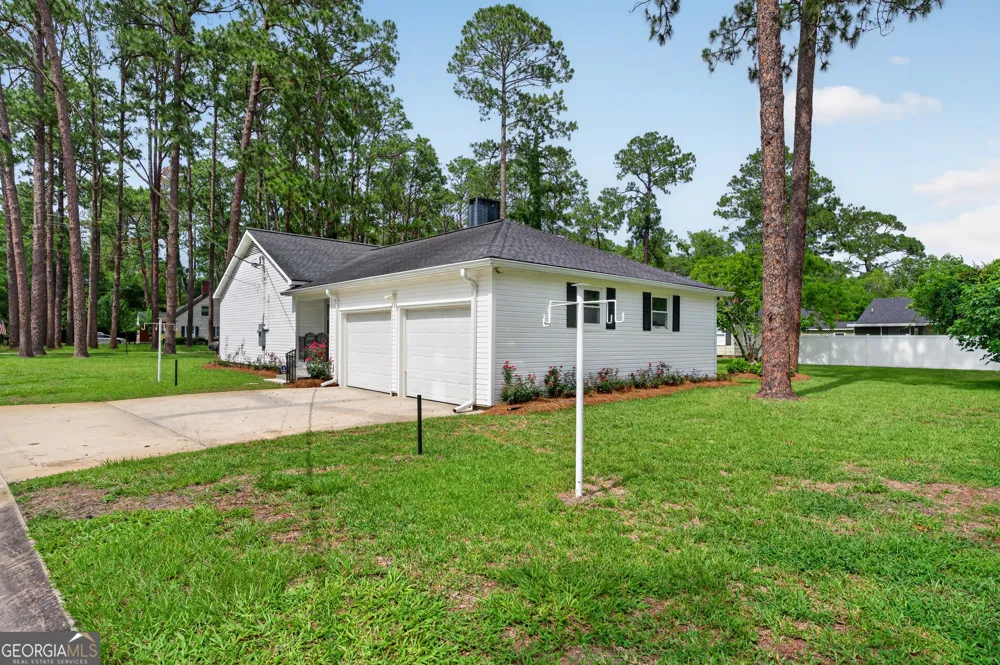 808 Seminole TRL Waycross, GA 31501