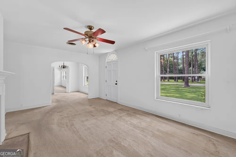 808 Seminole TRL Waycross, GA 31501