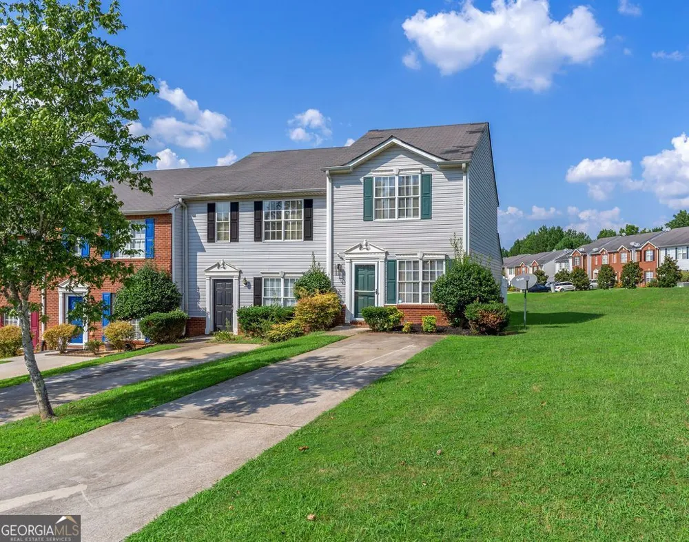 1327 Hollenbeck LN Riverdale, GA 30296