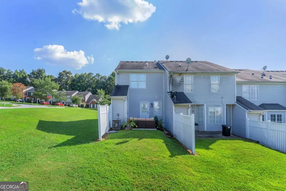 1327 Hollenbeck LN Riverdale, GA 30296