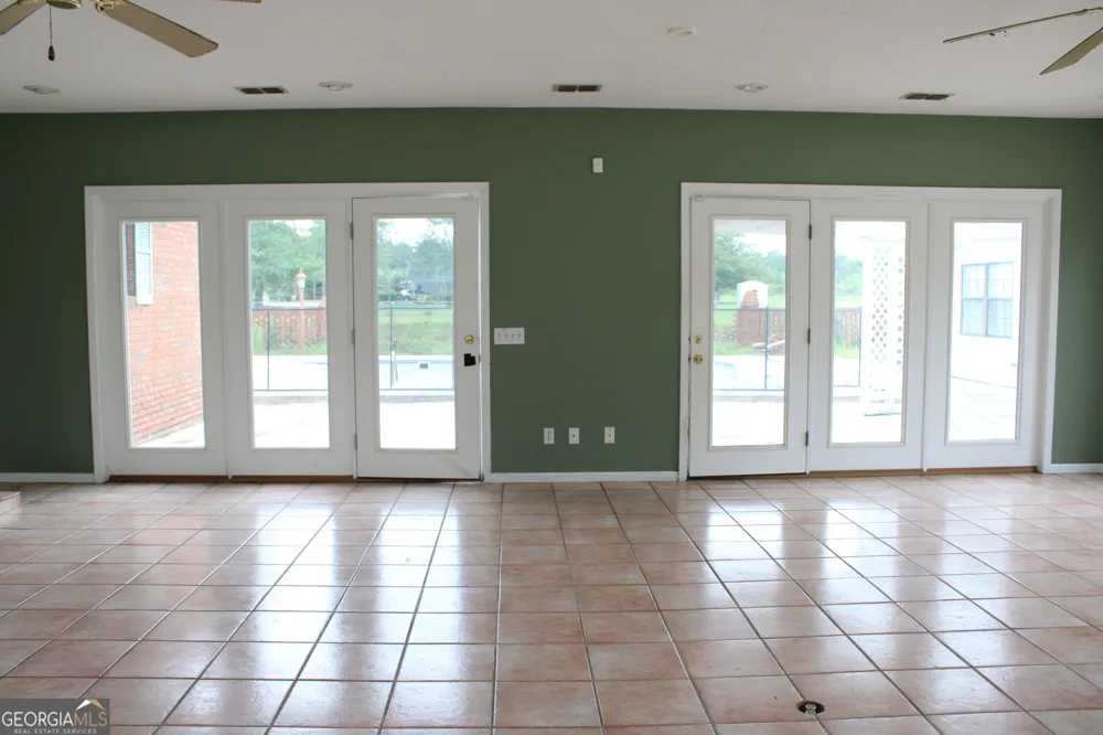 338 Lakeview DR Baxley, GA 31513