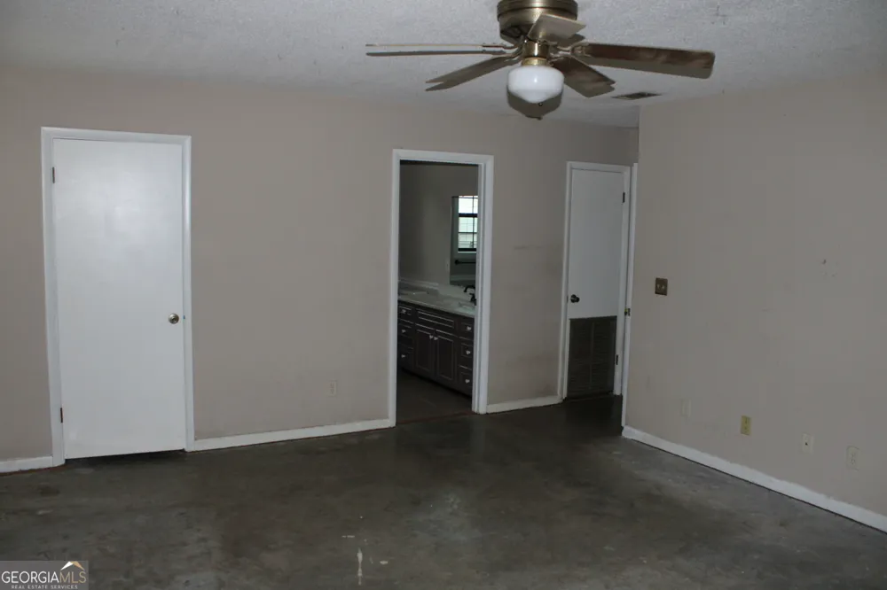 338 Lakeview DR Baxley, GA 31513
