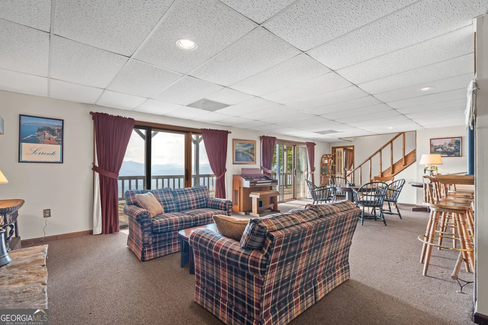 614 Charmont DR Tiger, GA 30576