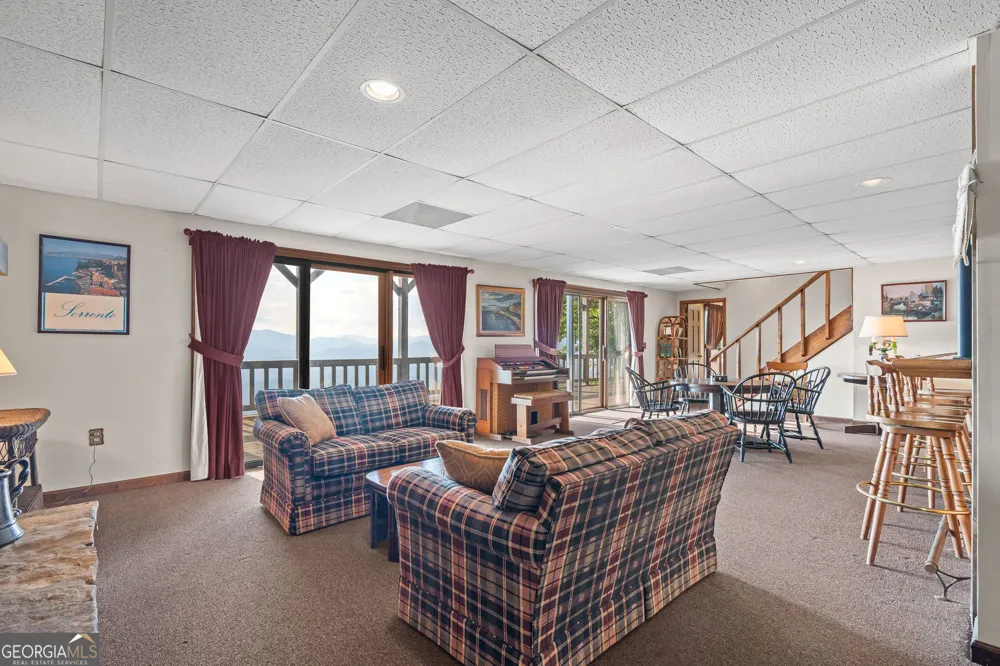 614 Charmont DR Tiger, GA 30576