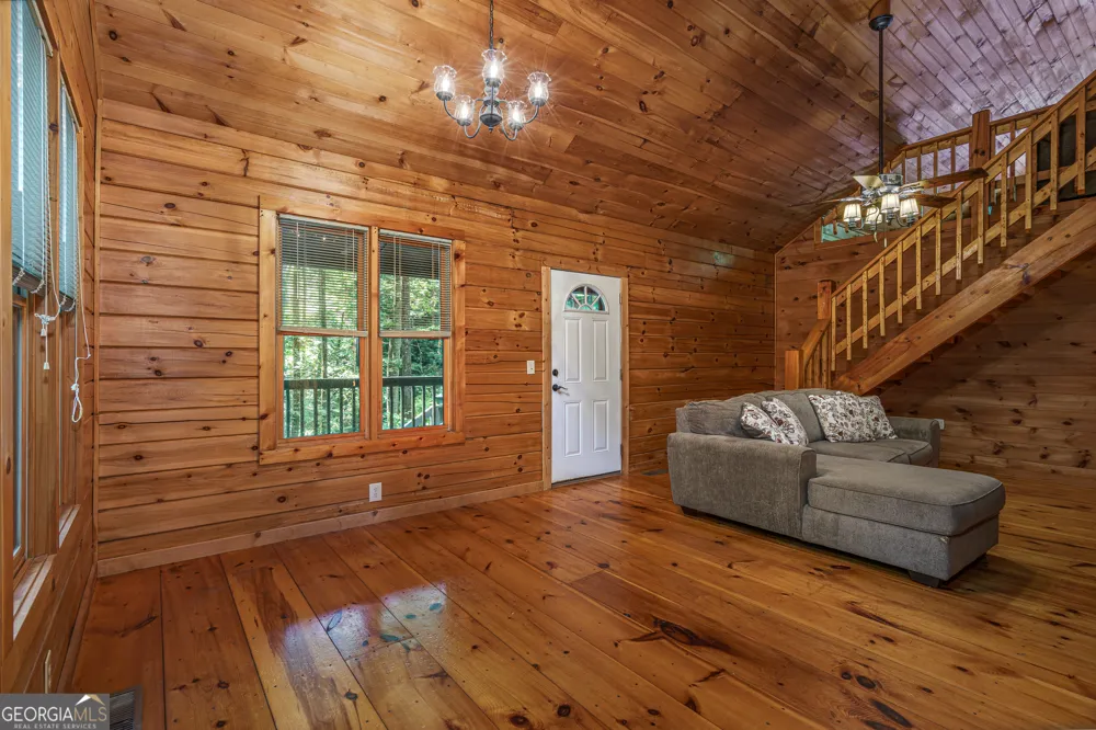 211 Red Oak Forest LN Murphy, NC 28906