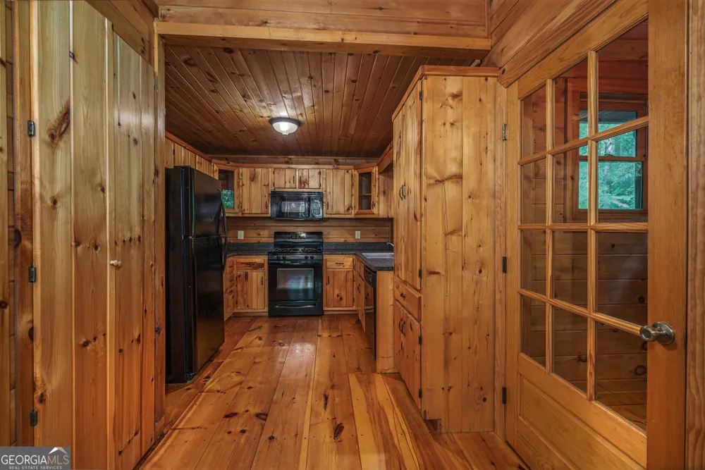 211 Red Oak Forest LN Murphy, NC 28906