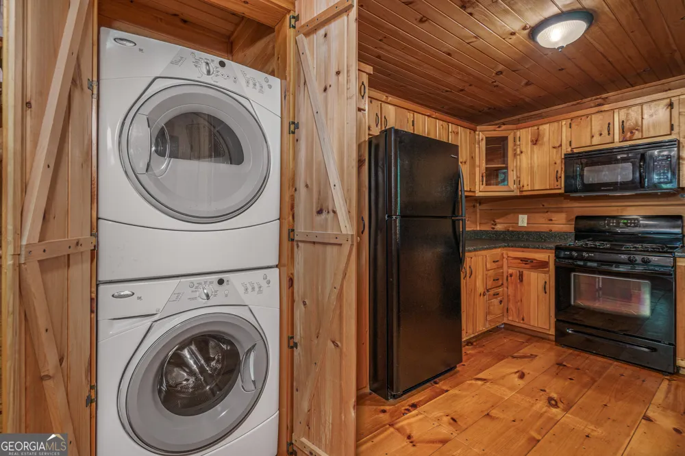 211 Red Oak Forest LN Murphy, NC 28906