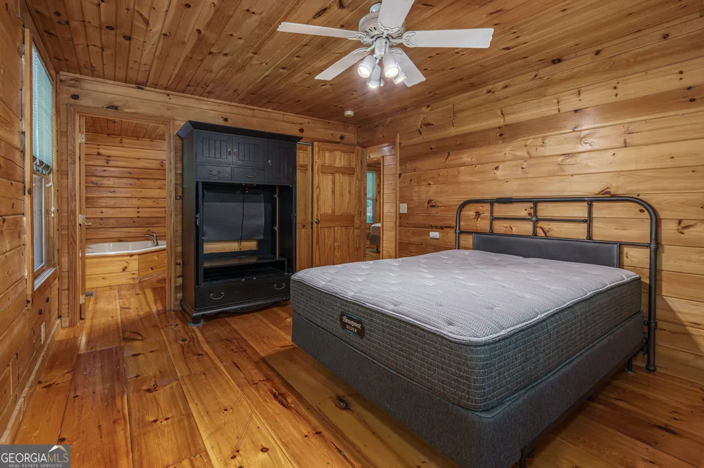 211 Red Oak Forest LN Murphy, NC 28906