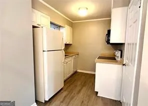 136 Old Ferry WAY Roswell, GA 30076