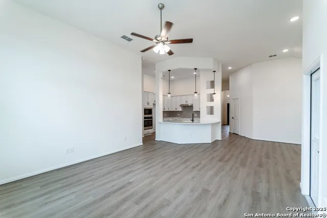 162 Ednie Ln Mico, TX 78066