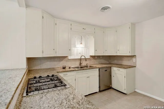 801 26TH ST Hondo, TX 78861