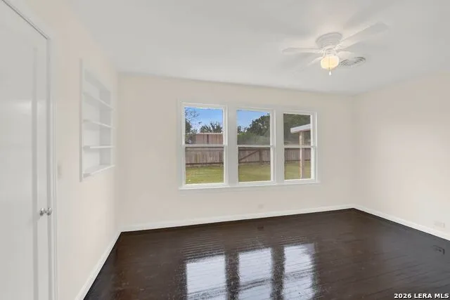 801 26TH ST Hondo, TX 78861