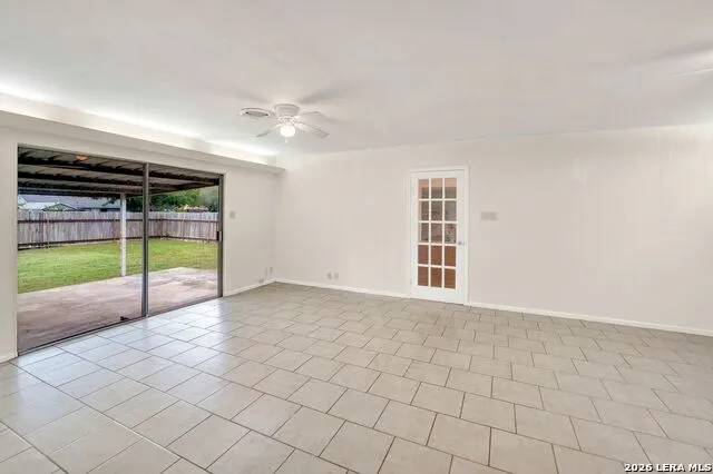 801 26TH ST Hondo, TX 78861