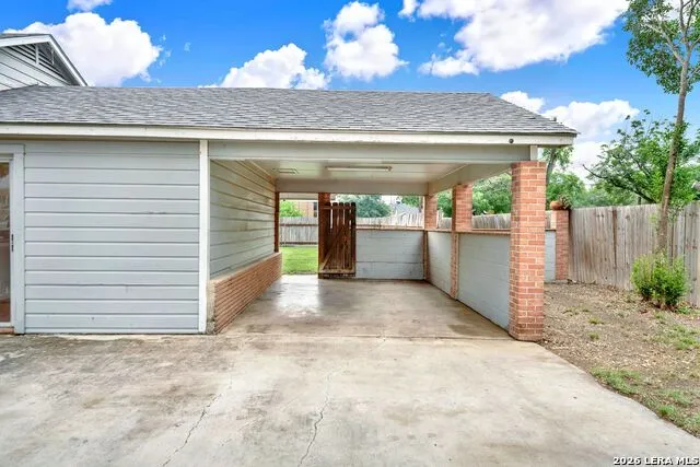 801 26TH ST Hondo, TX 78861