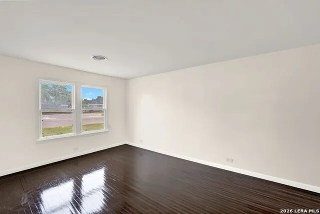 801 26TH ST Hondo, TX 78861