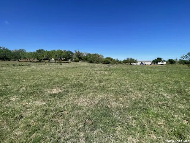 10306 FM 1681 Nixon, TX 78140