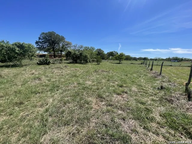 10306 FM 1681 Nixon, TX 78140
