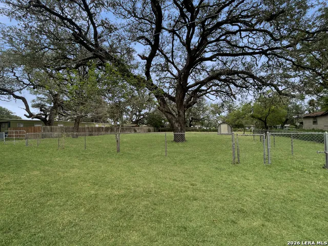 822 Market St Pleasanton, TX 78064