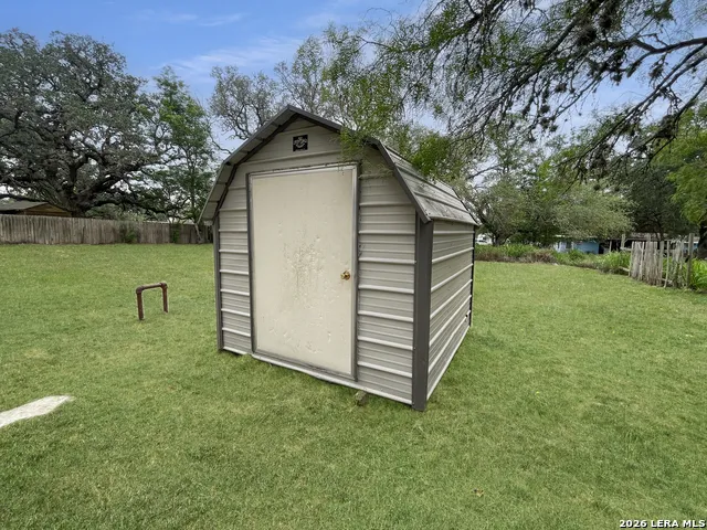 822 Market St Pleasanton, TX 78064
