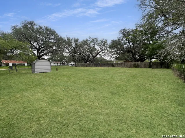 822 Market St Pleasanton, TX 78064