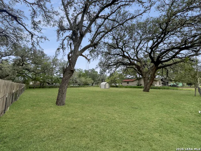 822 Market St Pleasanton, TX 78064