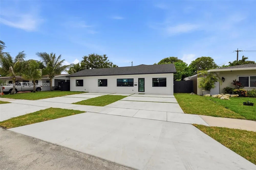 1140 NE 201st Ter Miami, FL 33179