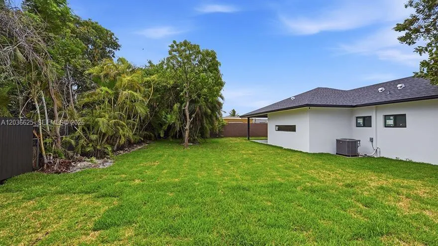 1140 NE 201st Ter Miami, FL 33179