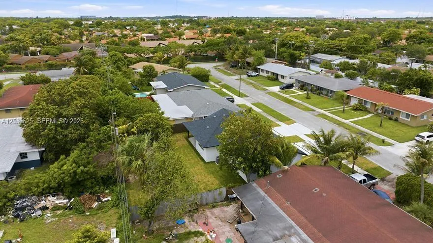 1140 NE 201st Ter Miami, FL 33179