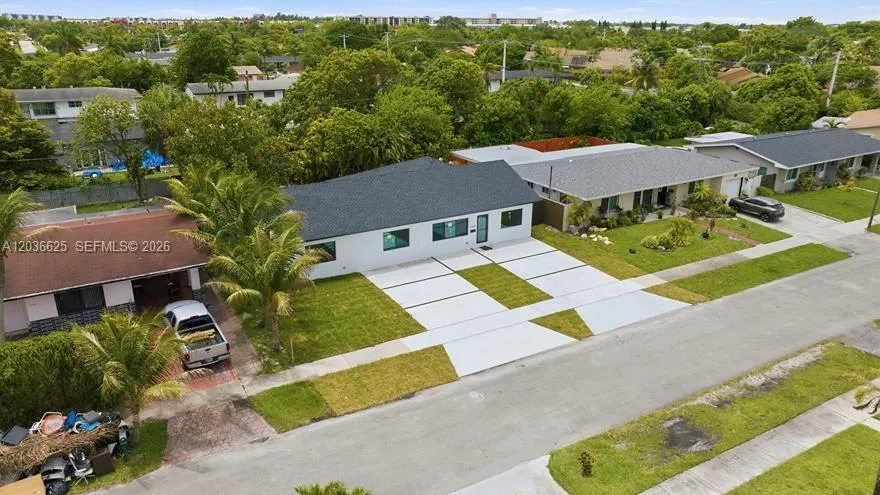 1140 NE 201st Ter Miami, FL 33179