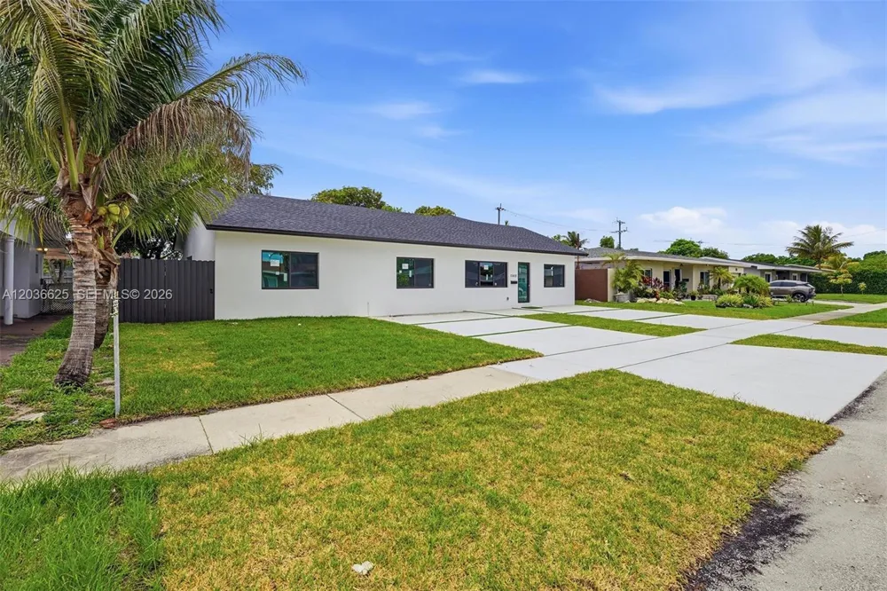1140 NE 201st Ter Miami, FL 33179