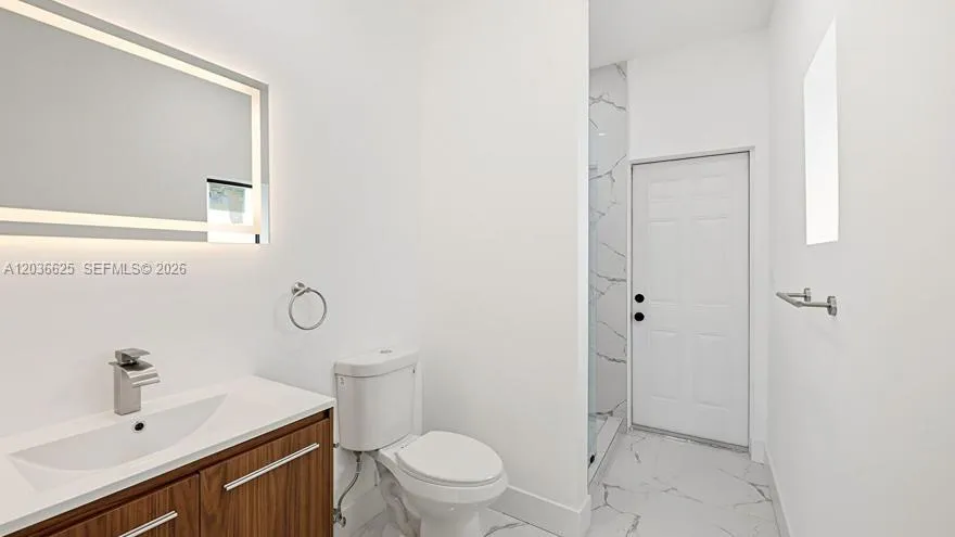 1140 NE 201st Ter Miami, FL 33179