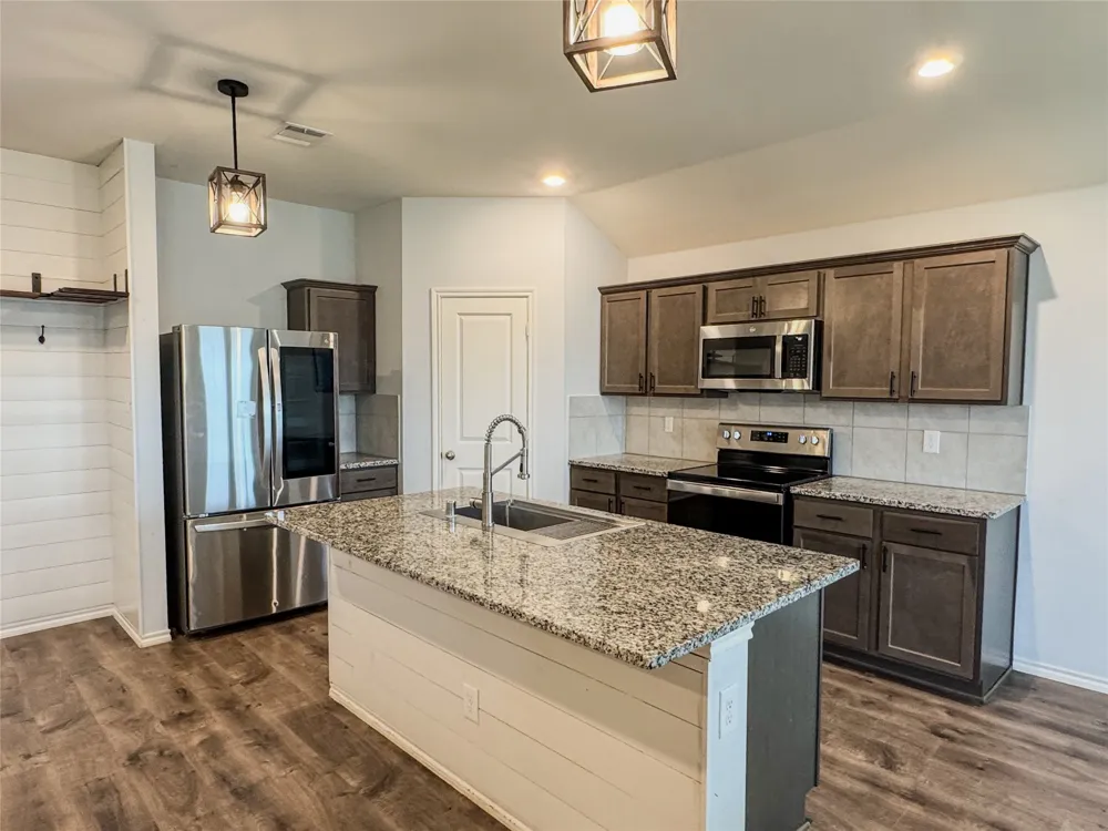 801 Meadow Creek Lane Josephine, TX 75189