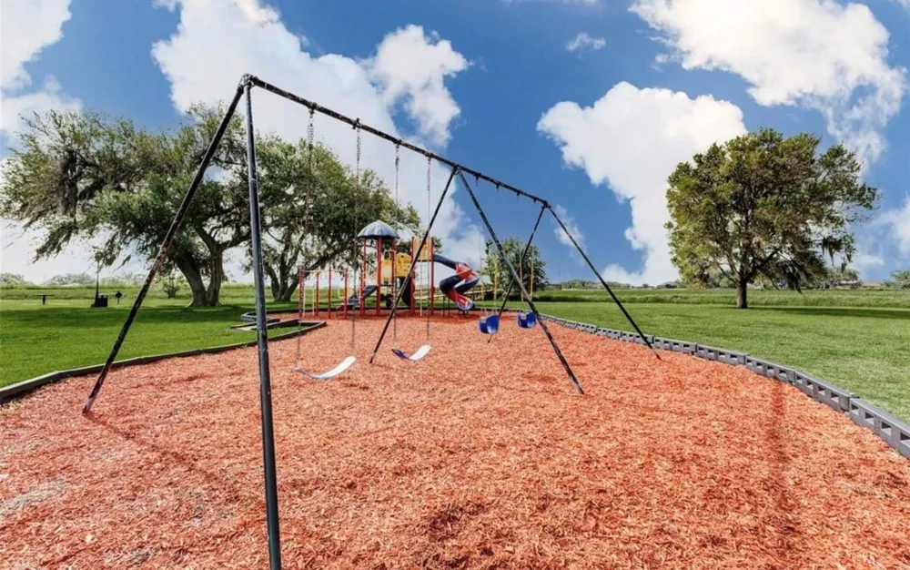 352 Horse Shoe Trail Angleton, TX 77515