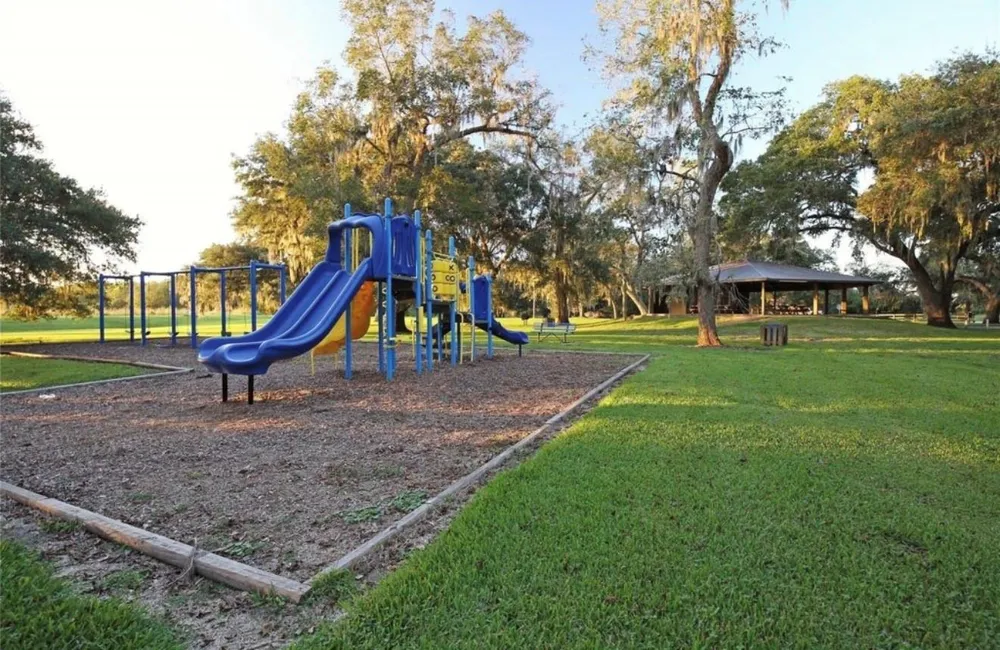 352 Horse Shoe Trail Angleton, TX 77515