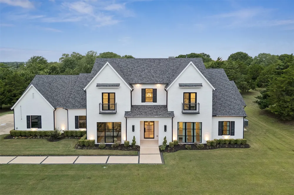 7025 County Road 202 McKinney, TX 75071