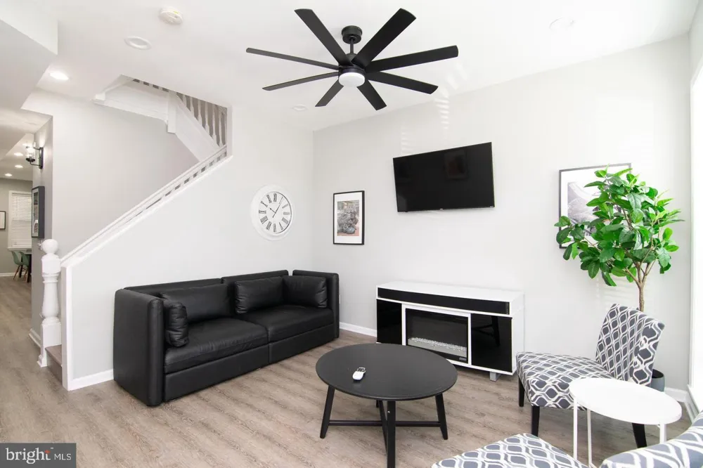 942 BROADWAY Baltimore, MD 21205