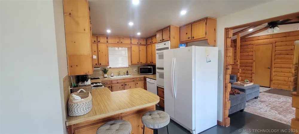 424338 E 1168 Eufaula, OK 74432